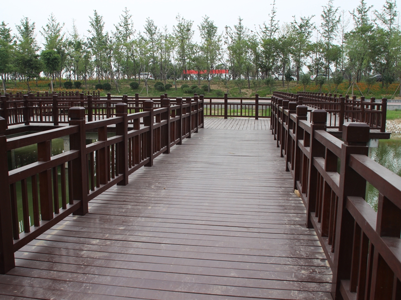 新鄉廊架地板防腐木工程